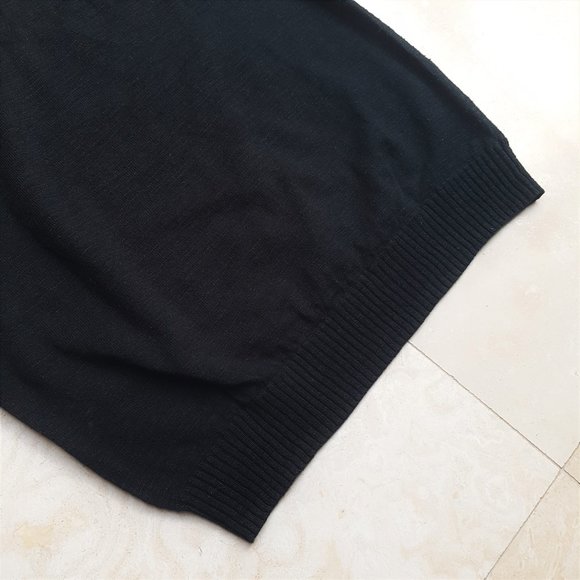 Aritzia Wilfred Black Knitted V-neck Sweater - Picture 9 of 9